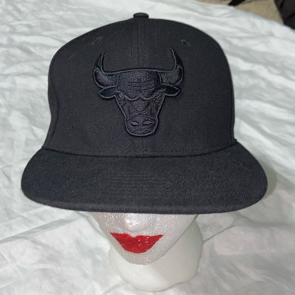 Nwot Chicago Bulls Ultra Game NBA Baseball Cap All Black - Picture 1 of 9
